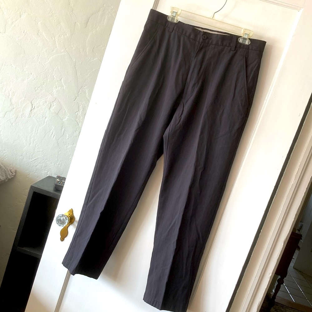 Men’s Dress pants. 32x30. Black pinstripes. Kenneth Cole Reaction